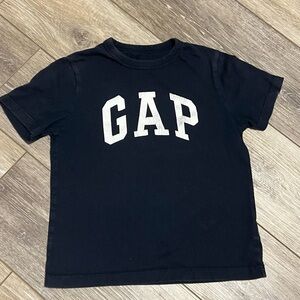 Gap 5T t- shirt
